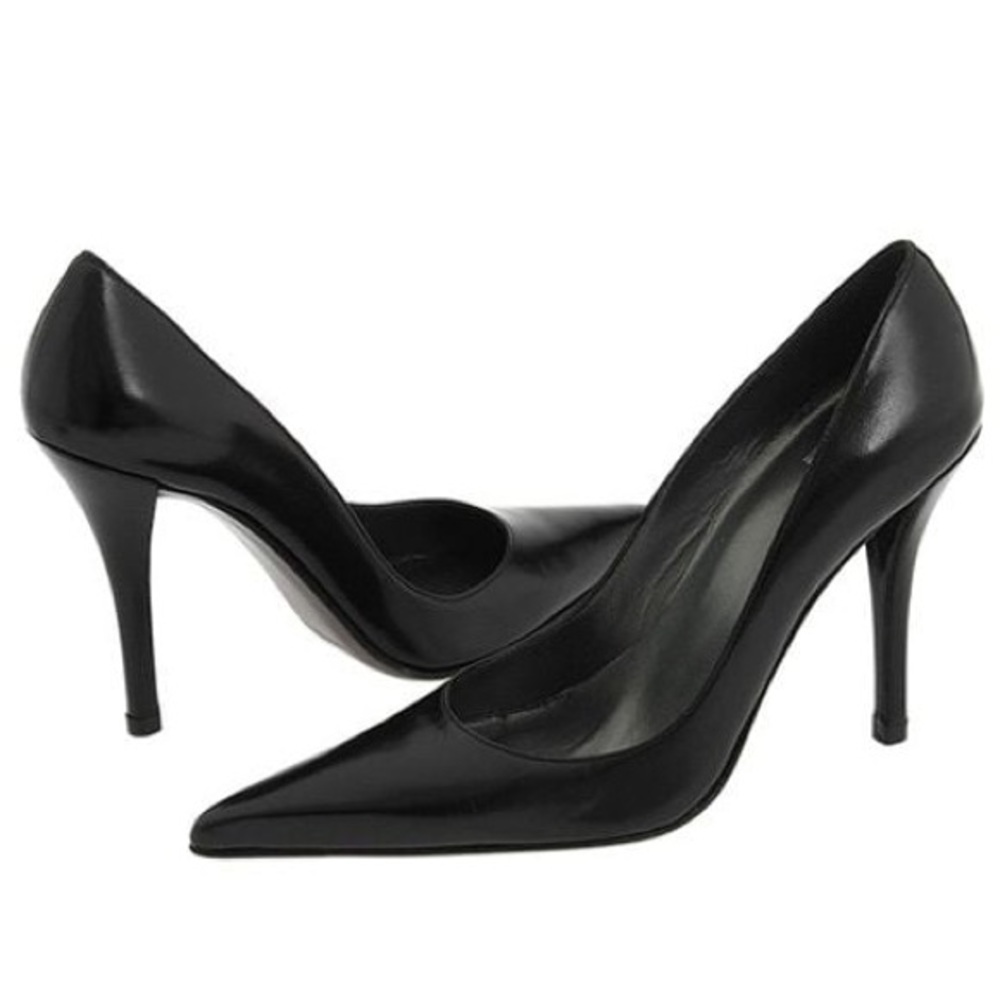 Stuart Weitzman Black Pointed Toe Leather Pumps
